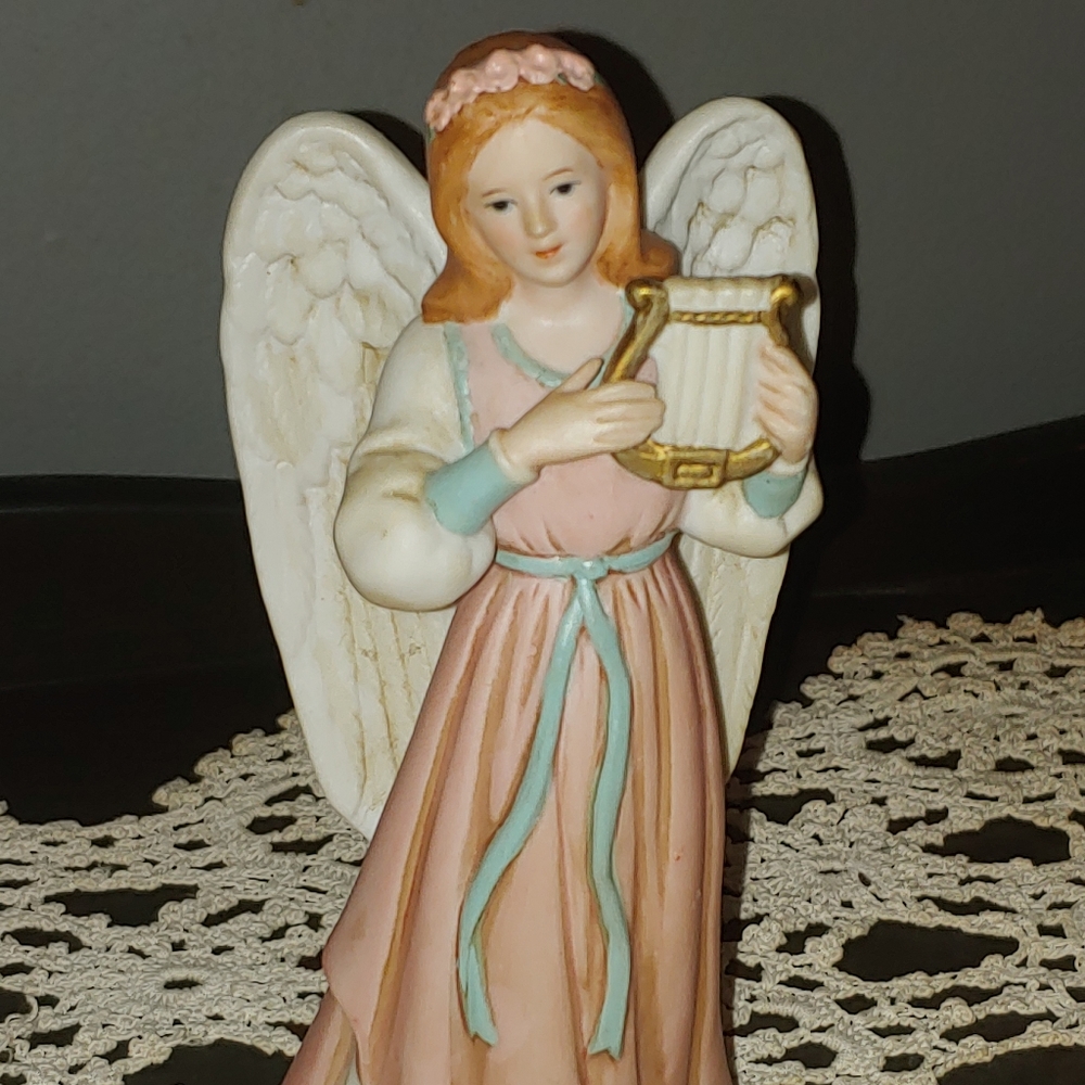 #1422 👼 Angel Figurine Heavenly